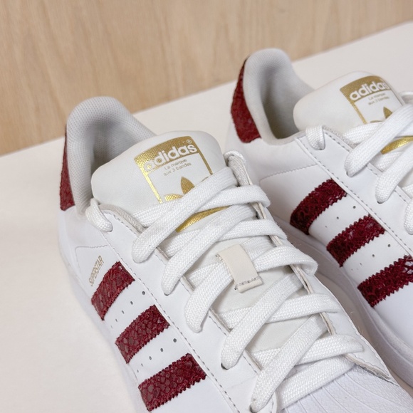 Adidas Superstar Sneakers White & Maroon Snake Texture Women’s 7 - Picture 10 of 14